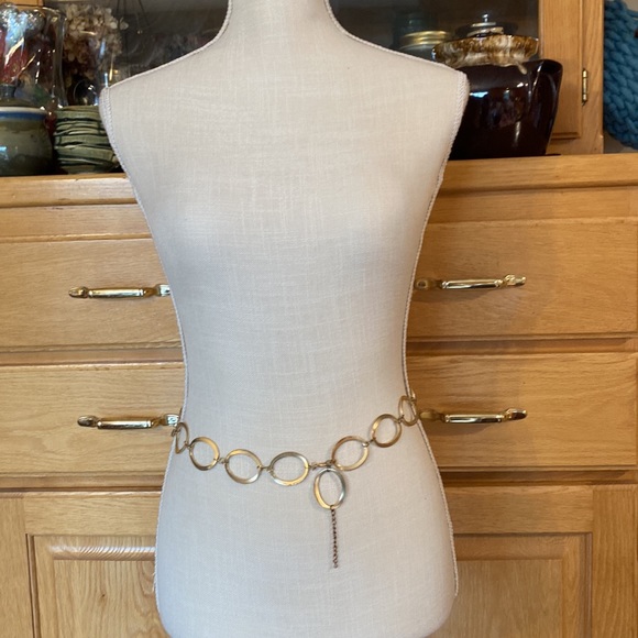 Premier Designs 33”! Large GOLD Chain Link Necklace! 🔥WEAR it as a BELT! ❤️🎄 - Picture 8 of 8